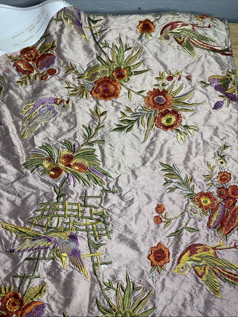 Hickory Tannery High-end designer embroidered silk drapery & upholstery fabric - Picture 8 of 12